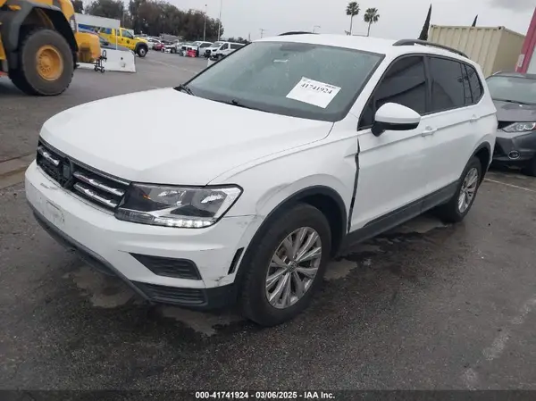3VV1B7AX7KM018189 2019 VOLKSWAGEN TIGUAN - Image 2