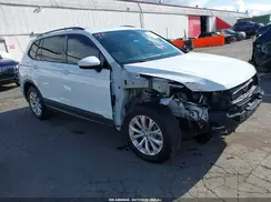 3VV1B7AX7KM049880 2019 VOLKSWAGEN TIGUAN