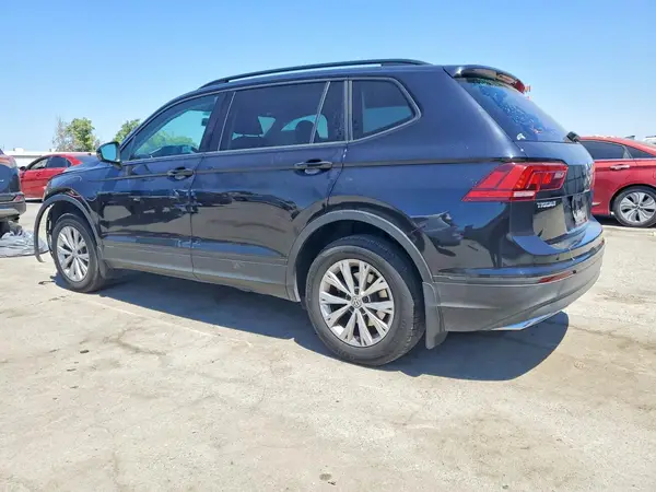3VV1B7AX7KM083818 2019 VOLKSWAGEN TIGUAN - Image 2