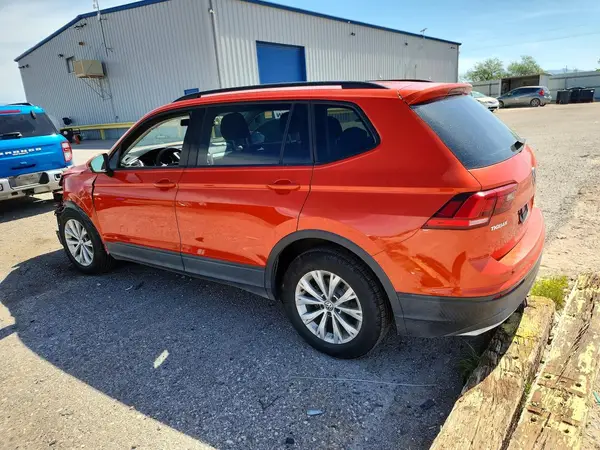 3VV1B7AX7KM140485 2019 VOLKSWAGEN TIGUAN - Image 2