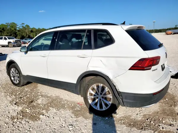3VV1B7AX7LM102630 2020 VOLKSWAGEN TIGUAN - Image 2