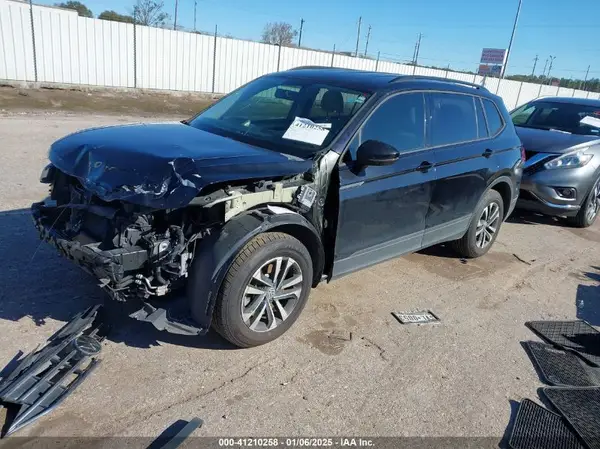 3VV1B7AX7NM107779 2022 VOLKSWAGEN TIGUAN - Image 2