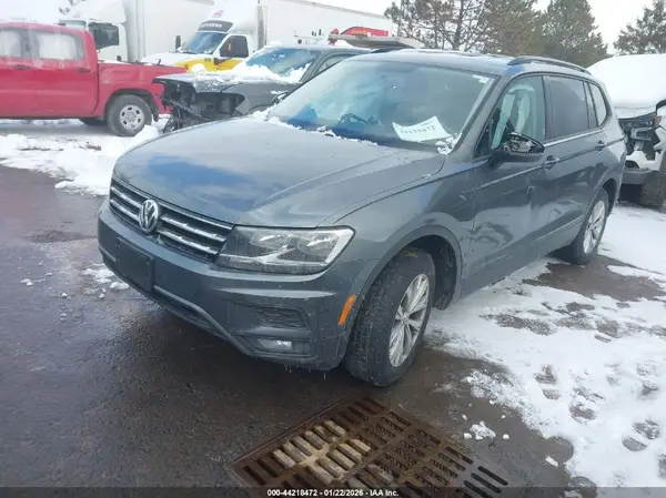 3VV1B7AX8JM009449 2018 VOLKSWAGEN TIGUAN - Image 2