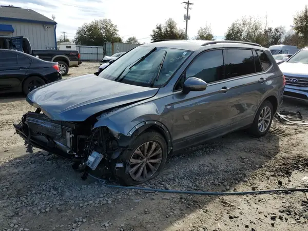 3VV1B7AX8JM024906 2018 VOLKSWAGEN TIGUAN - Image 1