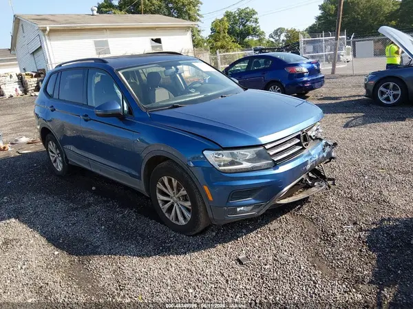 3VV1B7AX8JM028633 2018 VOLKSWAGEN TIGUAN - Image 1