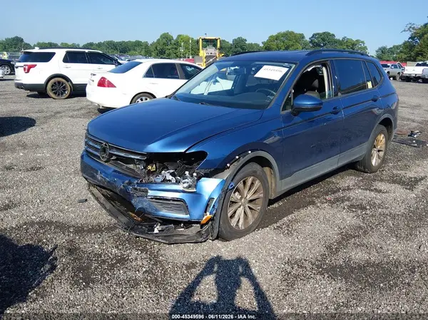 3VV1B7AX8JM028633 2018 VOLKSWAGEN TIGUAN - Image 2