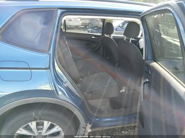 3VV1B7AX8JM028633 2018 VOLKSWAGEN TIGUAN - Image 8