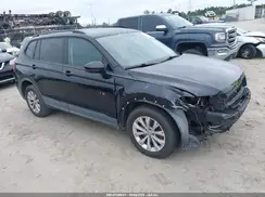 3VV1B7AX8JM042838 2018 VOLKSWAGEN TIGUAN