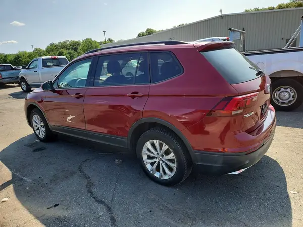 3VV1B7AX8JM056156 2018 VOLKSWAGEN TIGUAN - Image 2