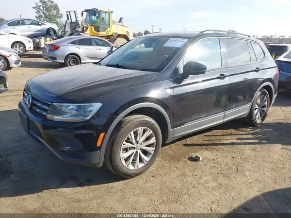 3VV1B7AX8JM059039 2018 VOLKSWAGEN TIGUAN - Image 2