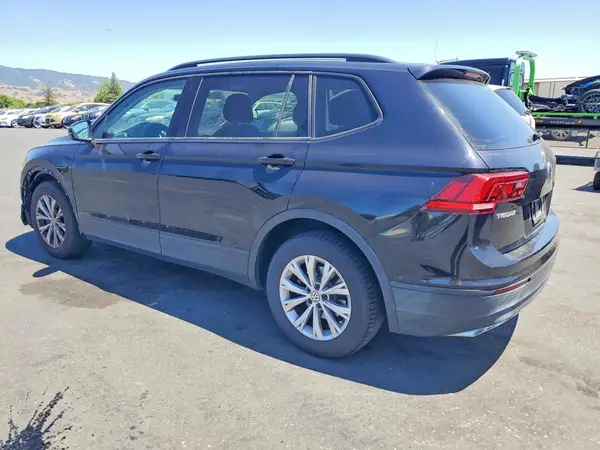 3VV1B7AX8JM074561 2018 VOLKSWAGEN TIGUAN - Image 2