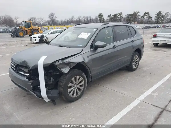 3VV1B7AX8JM075788 2018 VOLKSWAGEN TIGUAN - Image 2