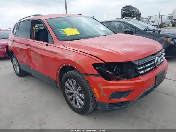 3VV1B7AX8JM090047 2018 VOLKSWAGEN TIGUAN - Image 1