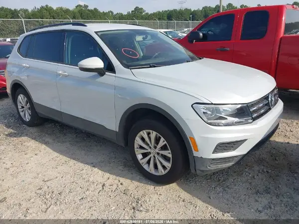 3VV1B7AX8JM156869 2018 VOLKSWAGEN TIGUAN - Image 1