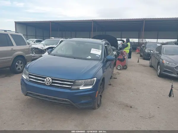 3VV1B7AX8KM126076 2019 VOLKSWAGEN TIGUAN - Image 2