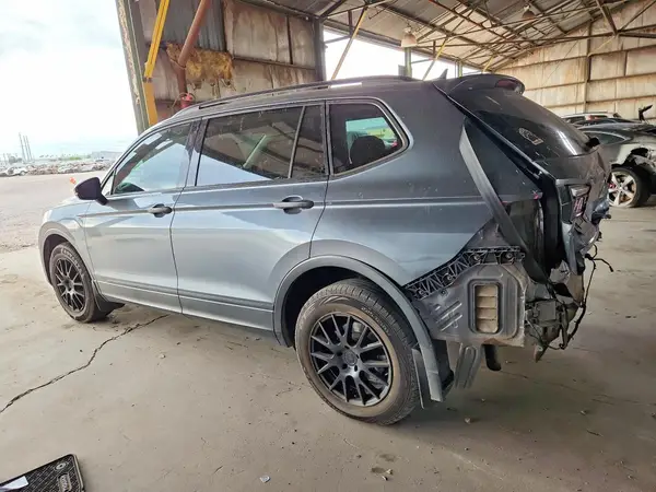 3VV1B7AX8LM123017 2020 VOLKSWAGEN TIGUAN - Image 2
