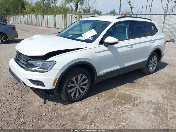 3VV1B7AX8LM182438 2020 VOLKSWAGEN TIGUAN - Image 2