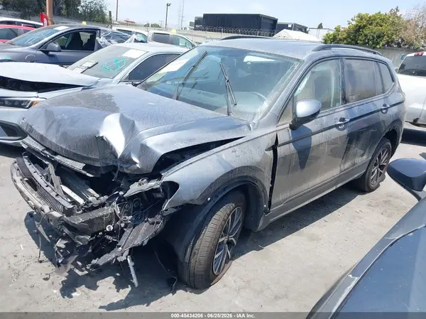 3VV1B7AX8MM002604 2021 VOLKSWAGEN TIGUAN - Image 2