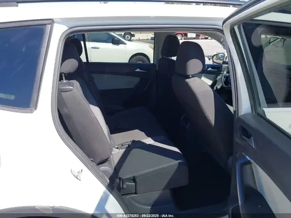 3VV1B7AX8MM098010 2021 VOLKSWAGEN TIGUAN - Image 8