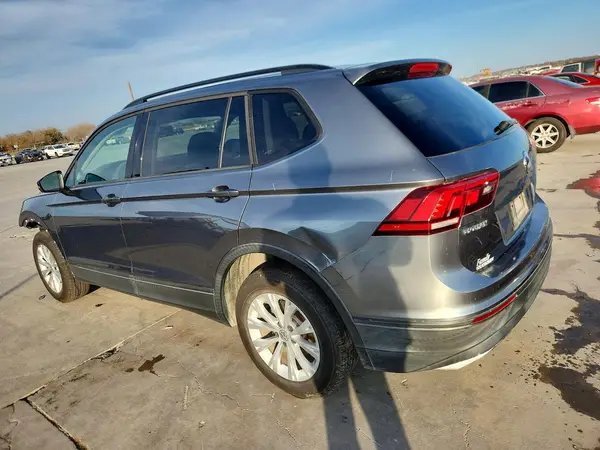 3VV1B7AX9JM009573 2018 VOLKSWAGEN TIGUAN - Image 2