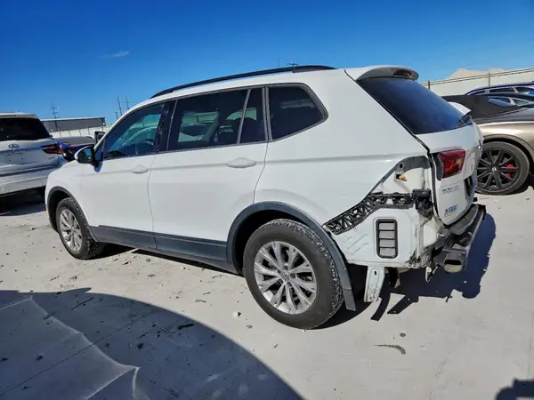 3VV1B7AX9JM011582 2018 VOLKSWAGEN TIGUAN - Image 2