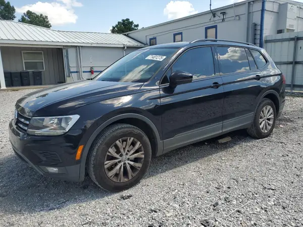 3VV1B7AX9JM015504 2018 VOLKSWAGEN TIGUAN - Image 1