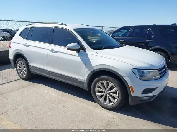 3VV1B7AX9JM025806 2018 VOLKSWAGEN TIGUAN - Image 1