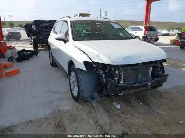 3VV1B7AX9JM028415 2018 VOLKSWAGEN TIGUAN - Image 1