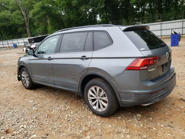 3VV1B7AX9JM030438 2018 VOLKSWAGEN TIGUAN - Image 2