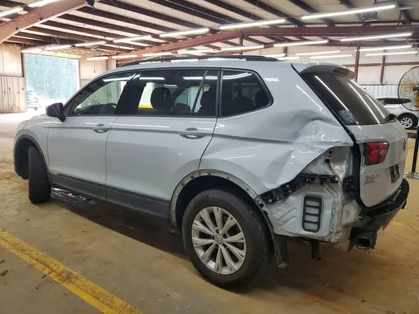 3VV1B7AX9JM035140 2018 VOLKSWAGEN TIGUAN - Image 2