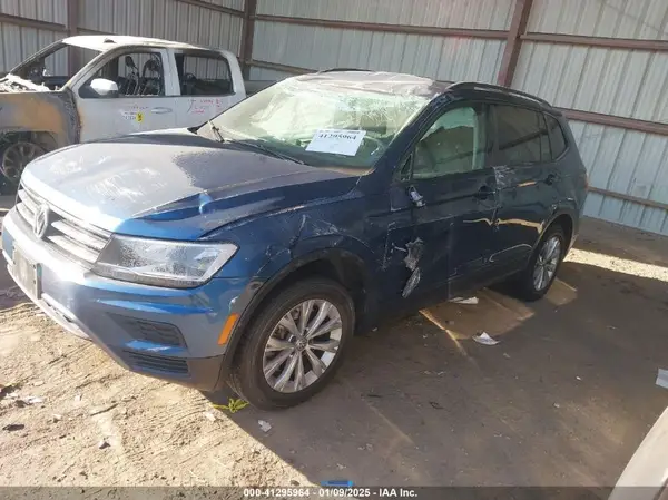 3VV1B7AX9JM047630 2018 VOLKSWAGEN TIGUAN - Image 2