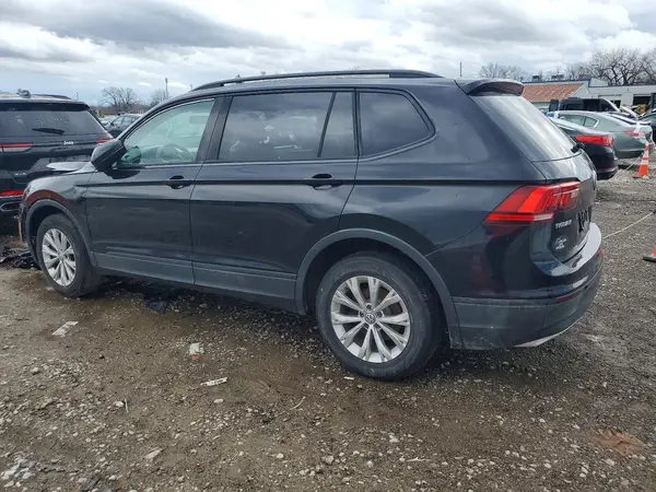 3VV1B7AX9JM062063 2018 VOLKSWAGEN TIGUAN - Image 2