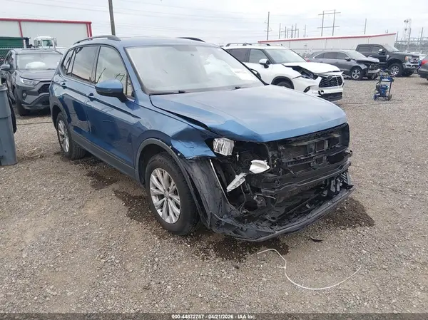 3VV1B7AX9JM073029 2018 VOLKSWAGEN TIGUAN - Image 1