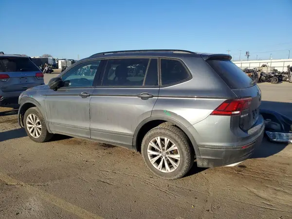 3VV1B7AX9JM076044 2018 VOLKSWAGEN TIGUAN - Image 2