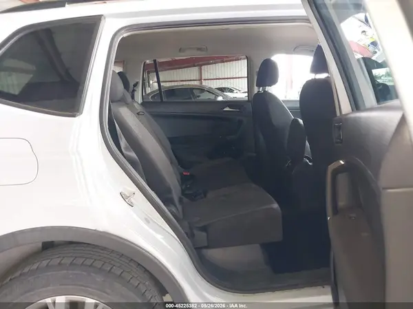 3VV1B7AX9JM082071 2018 VOLKSWAGEN TIGUAN - Image 8