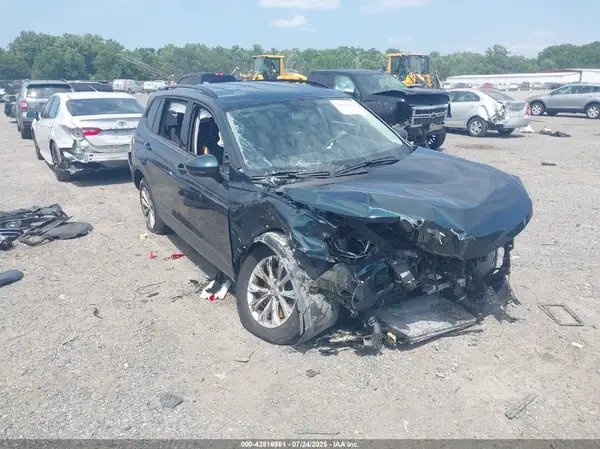 3VV1B7AX9JM085939 2018 VOLKSWAGEN TIGUAN - Image 1