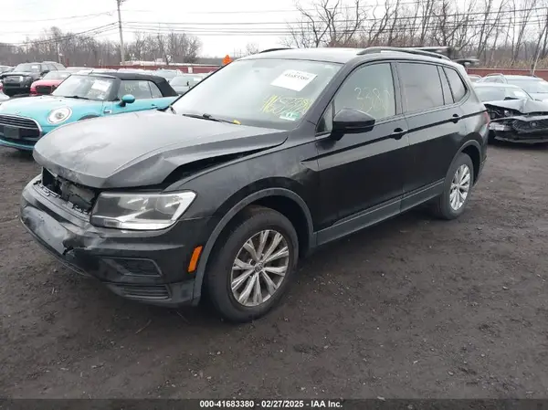 3VV1B7AX9JM091210 2018 VOLKSWAGEN TIGUAN - Image 2