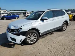 3VV1B7AX9JM091885 2018 VOLKSWAGEN TIGUAN