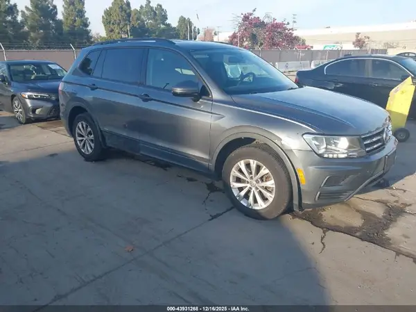 3VV1B7AX9JM103887 2018 VOLKSWAGEN TIGUAN - Image 1