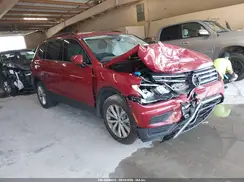 3VV1B7AX9JM104330 2018 VOLKSWAGEN TIGUAN