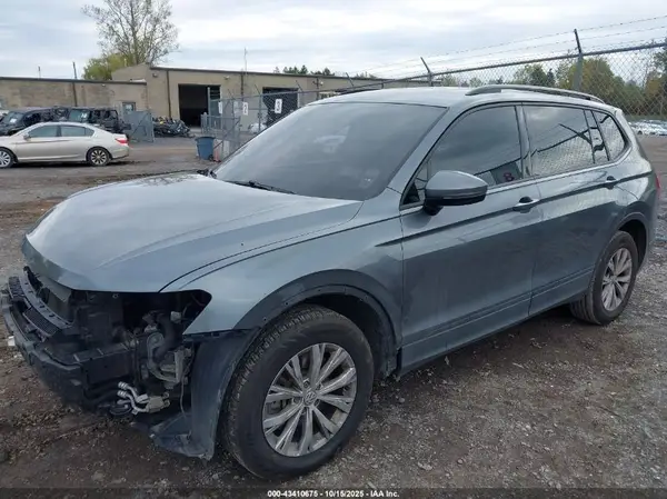 3VV1B7AX9JM119202 2018 VOLKSWAGEN TIGUAN - Image 2