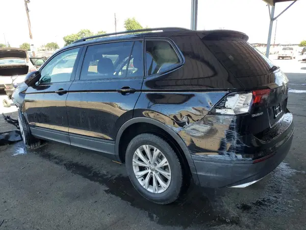 3VV1B7AX9JM213645 2018 VOLKSWAGEN TIGUAN - Image 2