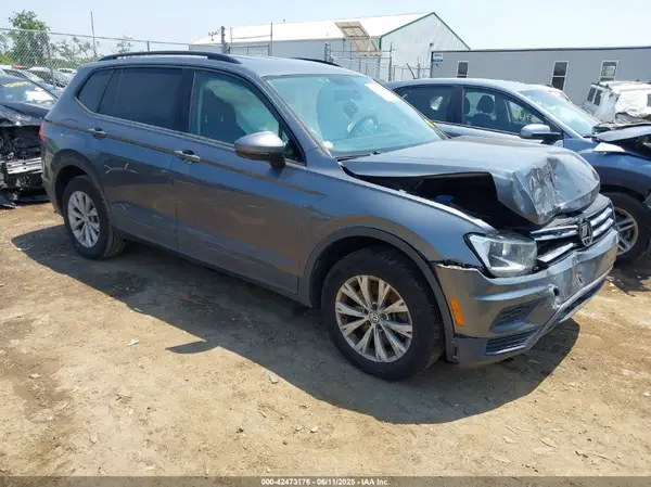 3VV1B7AX9KM145963 2019 VOLKSWAGEN TIGUAN - Image 1