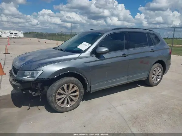 3VV1B7AX9LM008720 2020 VOLKSWAGEN TIGUAN - Image 2
