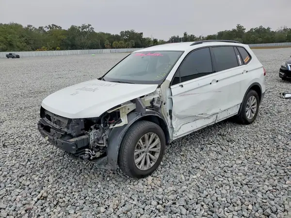 3VV1B7AX9LM099598 2020 VOLKSWAGEN TIGUAN - Image 1