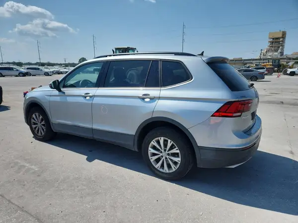 3VV1B7AX9LM102757 2020 VOLKSWAGEN TIGUAN - Image 2