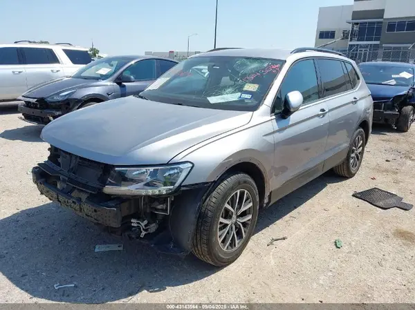 3VV1B7AX9MM059930 2021 VOLKSWAGEN TIGUAN - Image 2