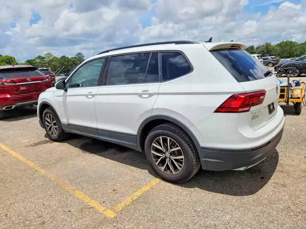 3VV1B7AX9MM110505 2021 VOLKSWAGEN TIGUAN - Image 2