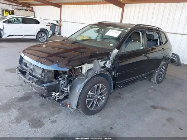 3VV1B7AX9MM145075 2021 VOLKSWAGEN TIGUAN - Image 2