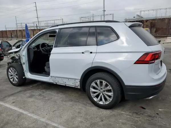 3VV1B7AXXJM013468 2018 VOLKSWAGEN TIGUAN - Image 2